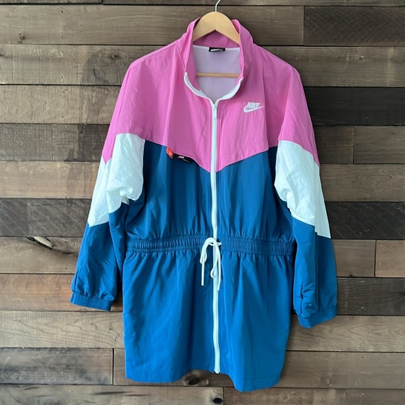 Nike Women's Vintage Icon Clash Colorblocked Track Jacket - Picture 3 of 12